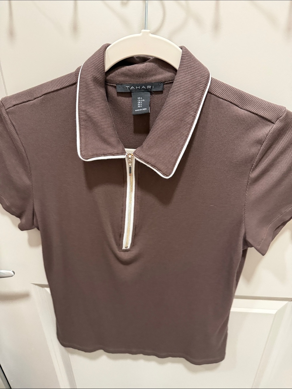 Tahari Cropped Brown Short-Sleeve Zip Polo with Contrast Piping